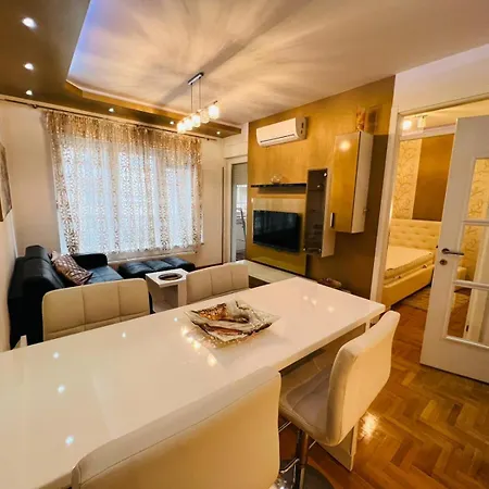 777 Lux Apartment