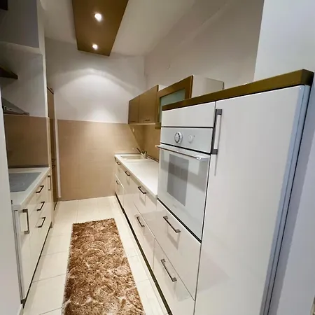 777 Lux Apartment *